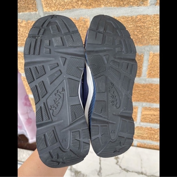 ASH
MIDNIGHT 'MUSE BEADS' EMBELLISHED
LACE AND SATIN SNEAKERS 37/7 - Picture 12 of 14